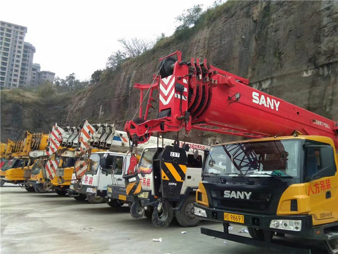 和田吊车出租按什么计费？台班费、单次费、里程费怎么算？